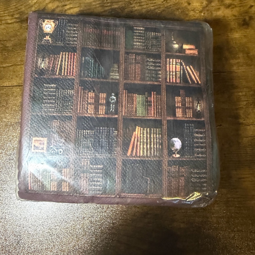 Book Napkins and Wicker Napkin Holder Bundle. NEW - Picture 4 of 5